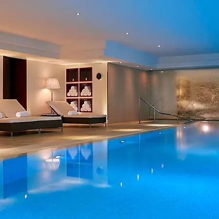 Majestic Champs Elysees Aparthotel 5*