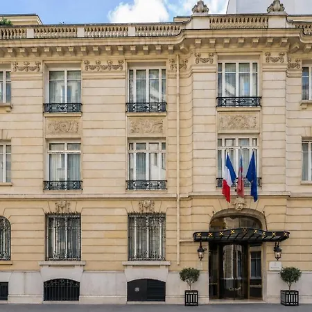 Majestic Champs Elysees Aparthotel 5*