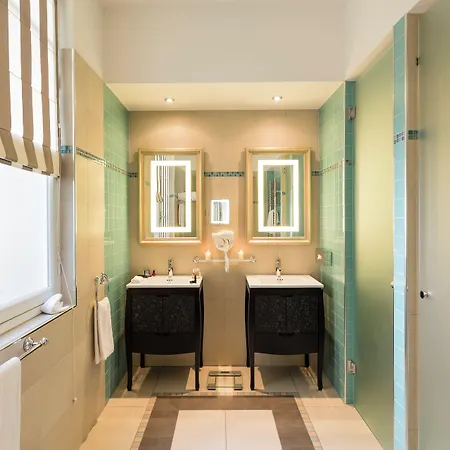 Majestic Champs Elysees Aparthotel Paris