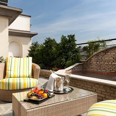 Majestic Champs Elysees Lejlighedshotel 5*