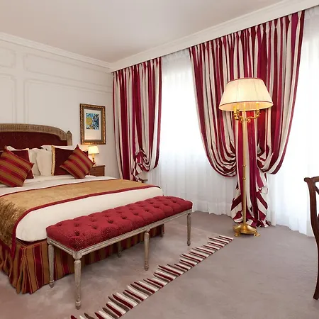 Majestic Champs Elysees 5*