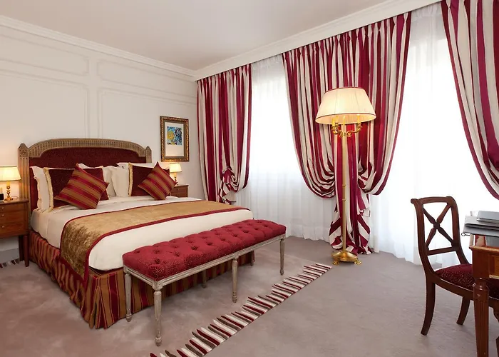 Majestic Champs Elysees 5*